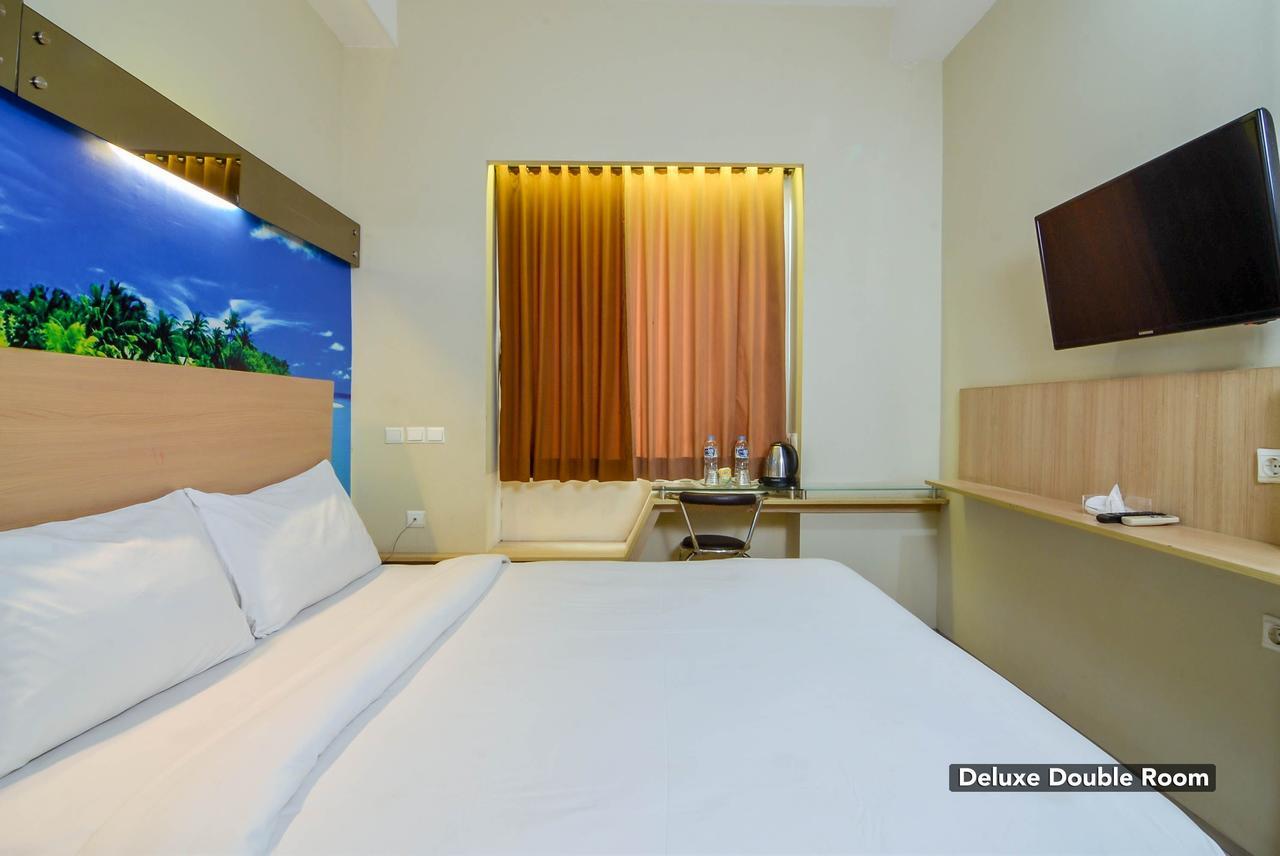 Image Hotel And Resto Бандунг Екстериор снимка