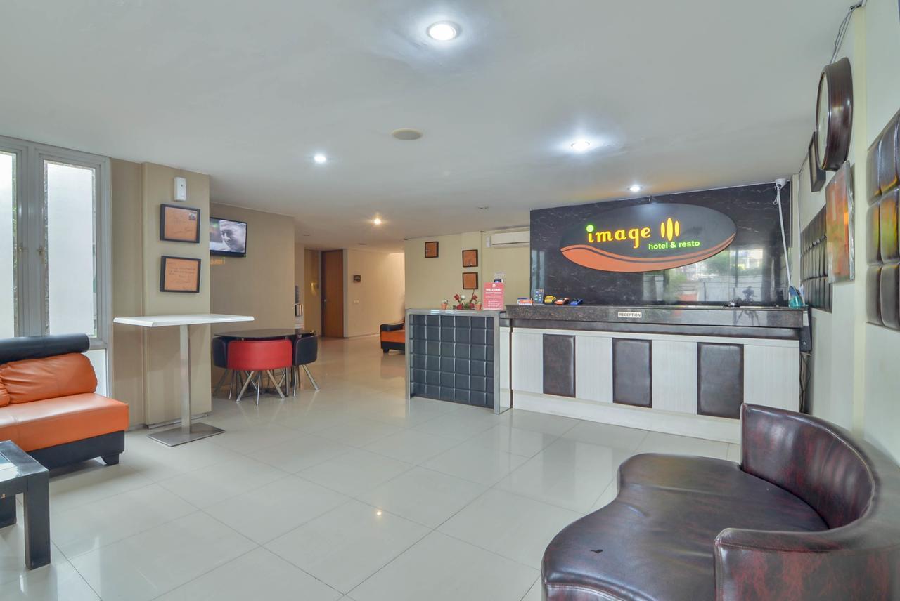 Image Hotel And Resto Бандунг Екстериор снимка
