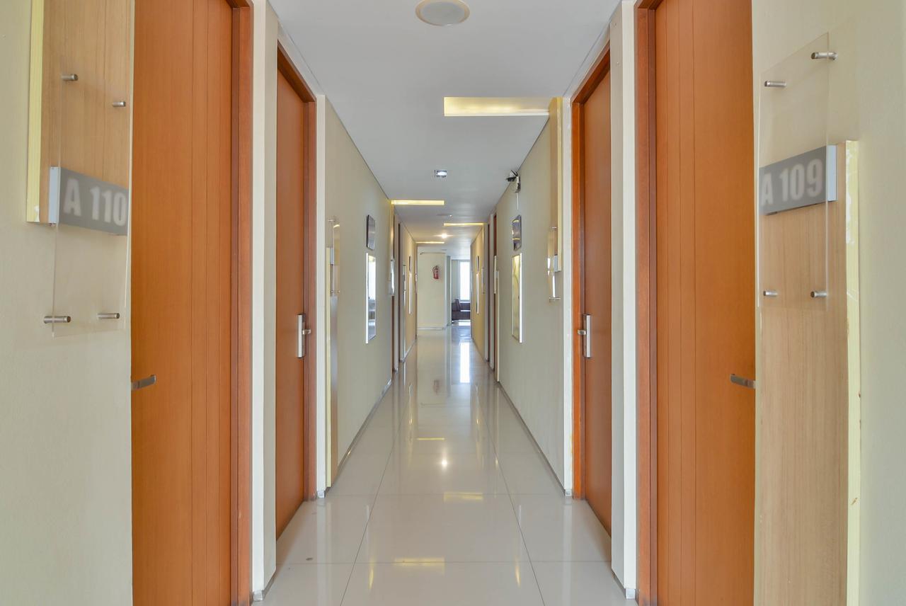 Image Hotel And Resto Бандунг Екстериор снимка