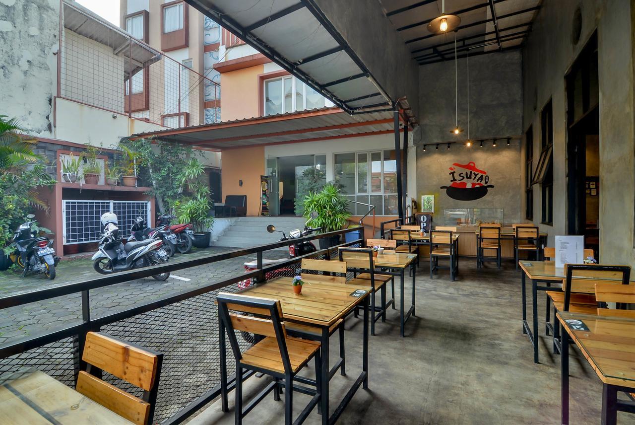 Image Hotel And Resto Бандунг Екстериор снимка