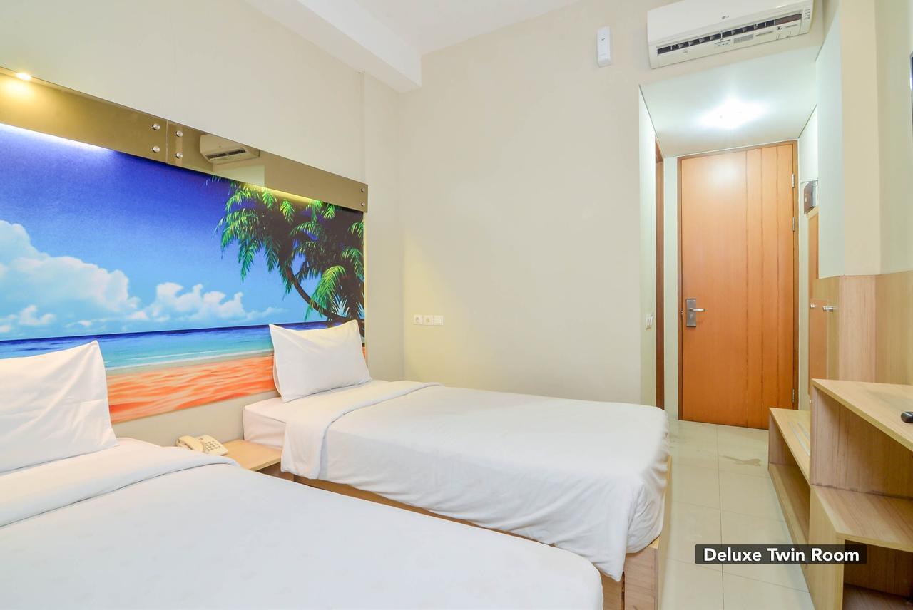 Image Hotel And Resto Бандунг Екстериор снимка