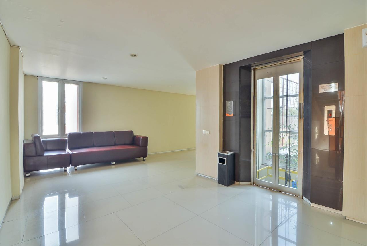 Image Hotel And Resto Бандунг Екстериор снимка
