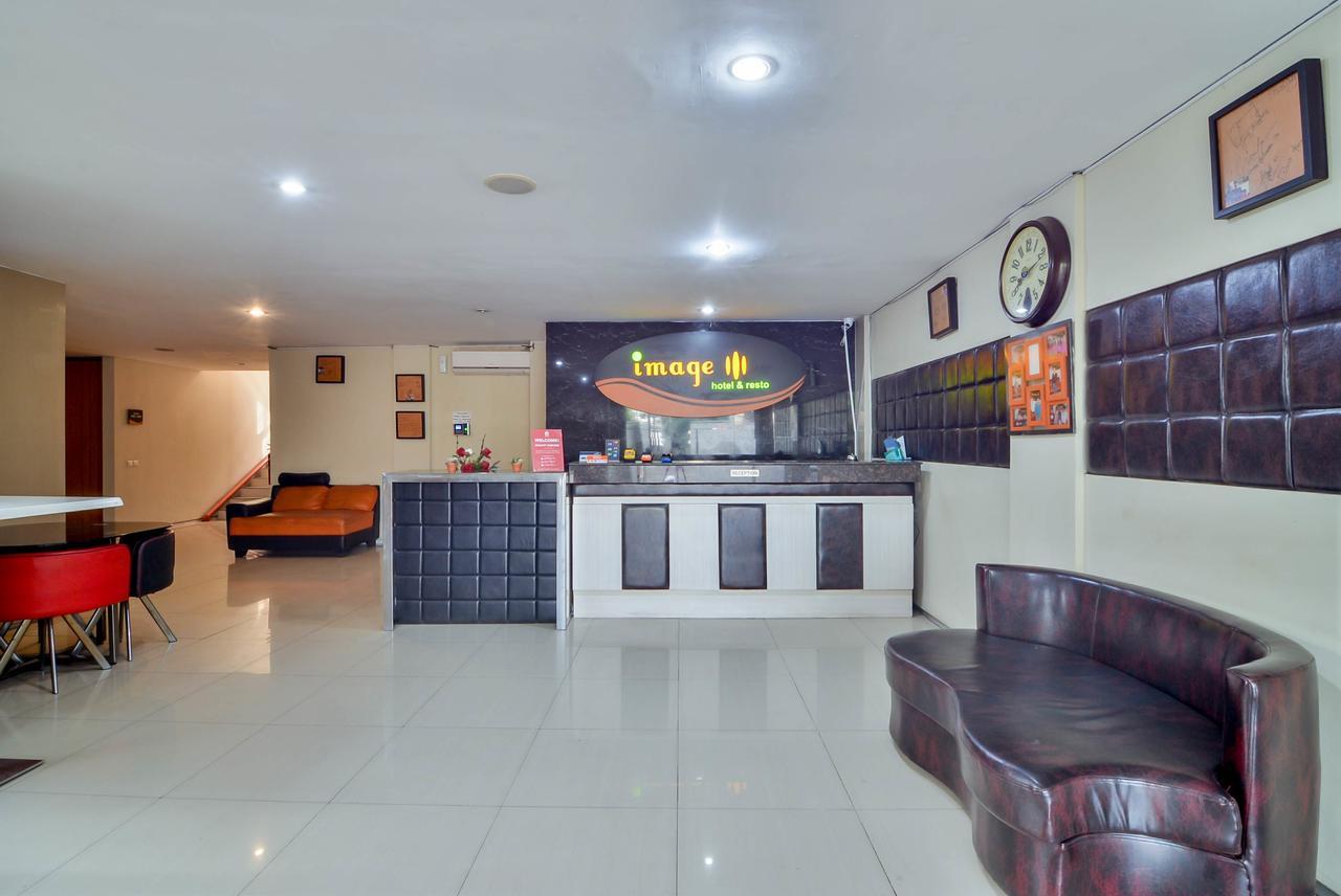 Image Hotel And Resto Бандунг Екстериор снимка
