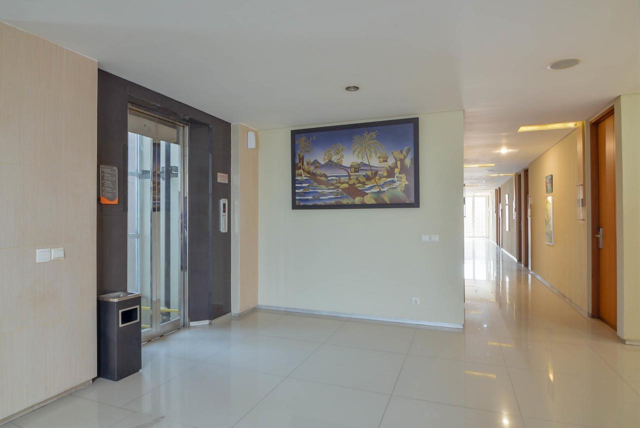Image Hotel And Resto Бандунг Екстериор снимка