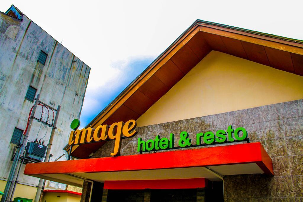 Image Hotel And Resto Бандунг Екстериор снимка