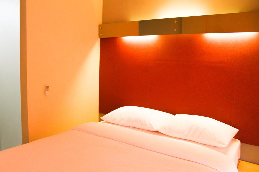 Image Hotel And Resto Бандунг Стая снимка